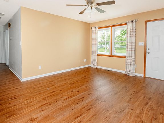 4th image of 613 W Blackfoot Ct