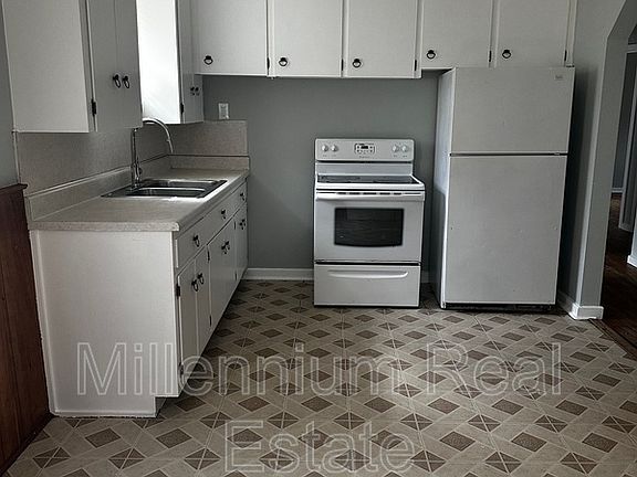 3rd image of 19474 Eastwood Dr