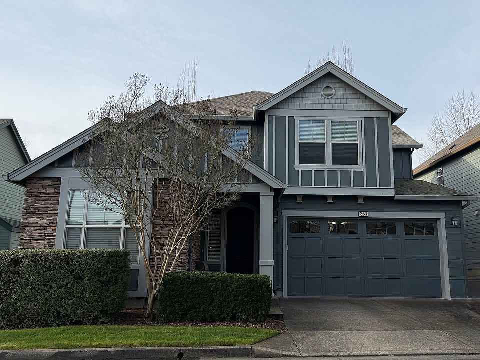 1st image of 233 NE Ironcreek Pl