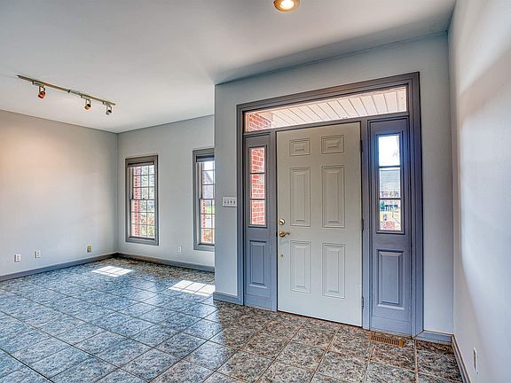 5th image of 2842 Vertigo Ct