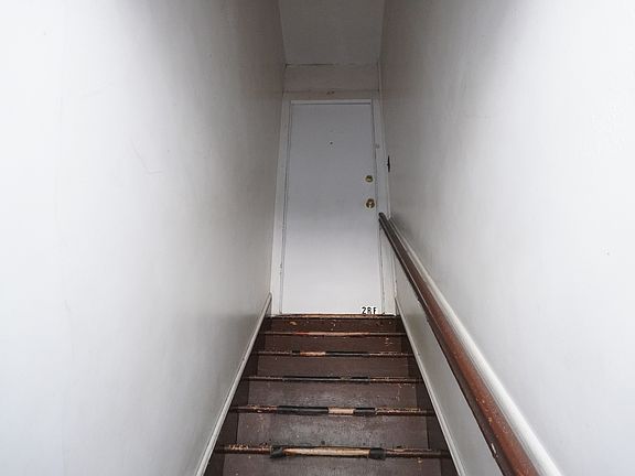 3rd image of 6 Wilkes St #2RF