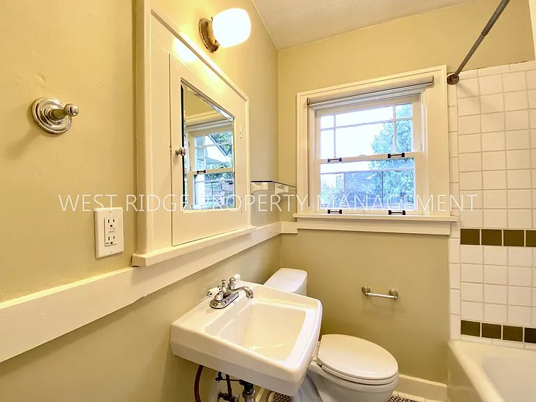 5903 N Denver Ave — Photo 13
