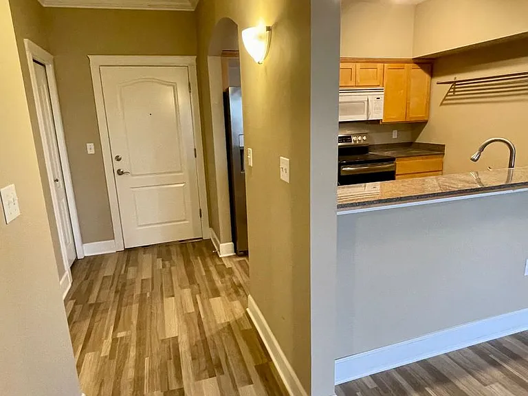 251 W Bakerview Rd #405 — Photo 17