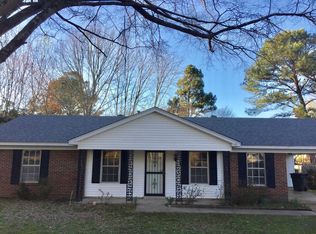 1061 Greenview Rd, Collierville, TN 38017