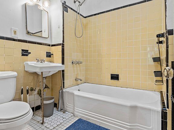 4th image of 51 W 88th St APT 3A