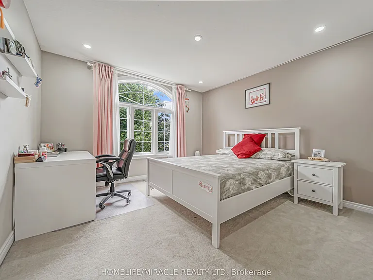 93 Lynch Cir — Photo 30