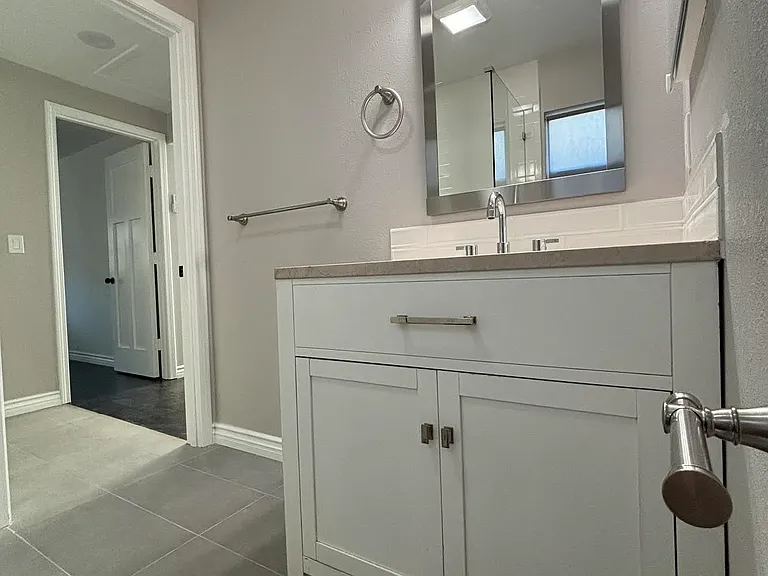 420 E Olive Ave — Photo 13
