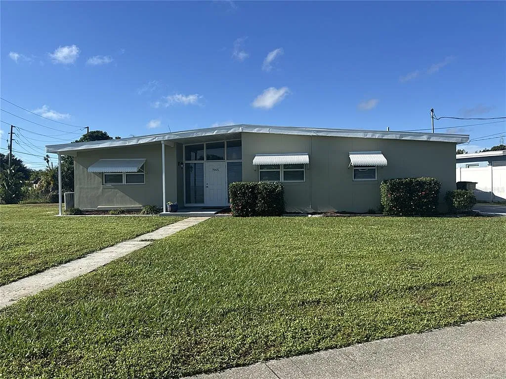 2 bed, 1.0 bath, 1100 sqft, $1,700 — Photo 1