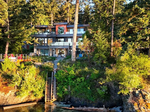 848 Lands End Rd, North Saanich, BC V8L 5L3