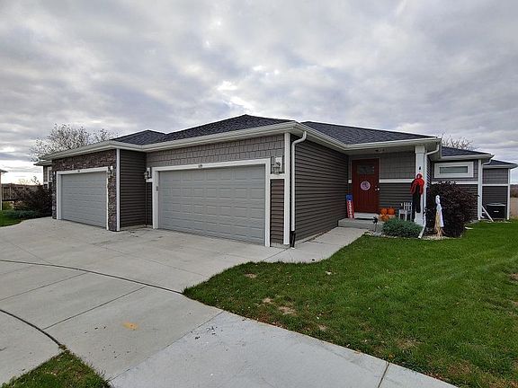 2nd image of 128 Villa Ct