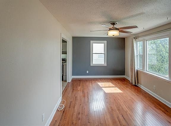 4th image of 3725 Roswell Ave