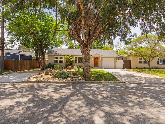 3rd image of 221 El Camino Dr