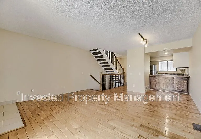 262 S Oman Rd — Photo 2