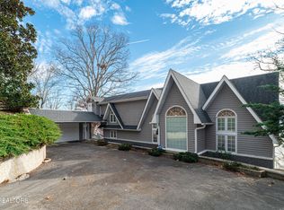 2770 Smith Cir, Dandridge, TN 37725