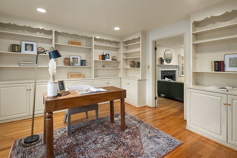 5th image of 5209 55th Avenue NE