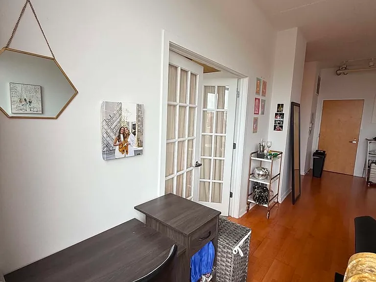 1000 N Kingsbury St #707 — Photo 30