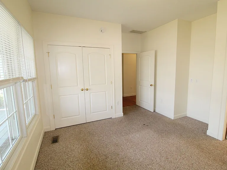 301 W Market St — Photo 7