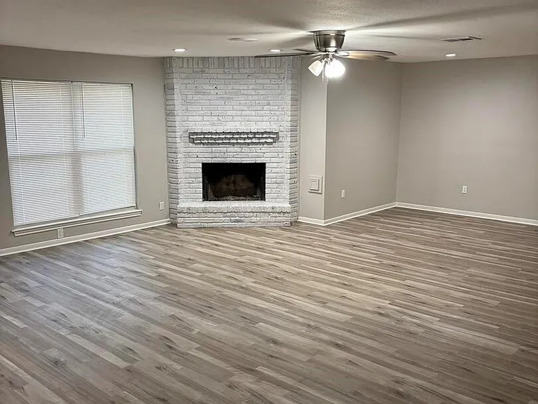 26019 Leafywood Dr — Photo 4
