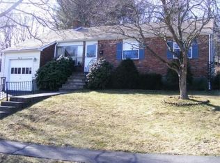 36 Hemlock Ter, Waltham, MA 02452