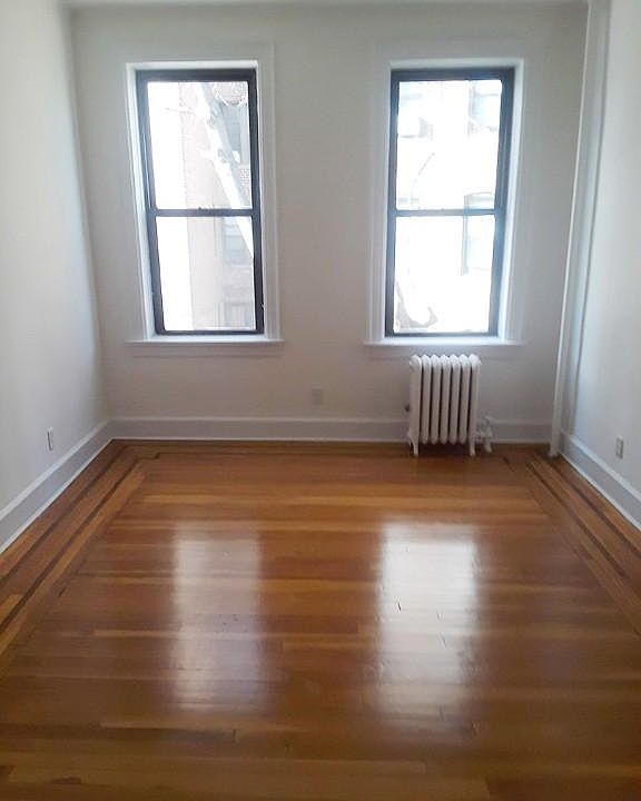 2nd image of 3176 33rd St APT 2R