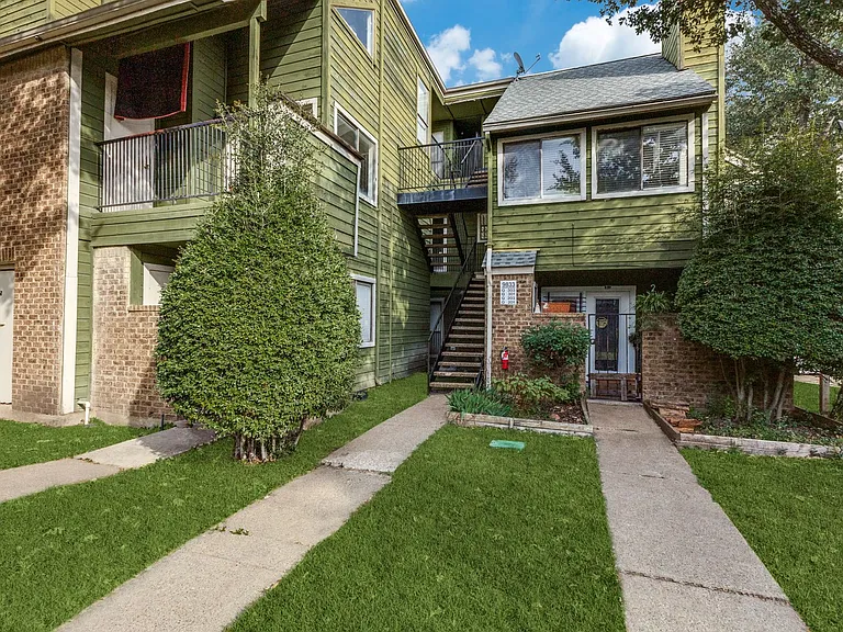 9833 Walnut St #203 — Photo 2