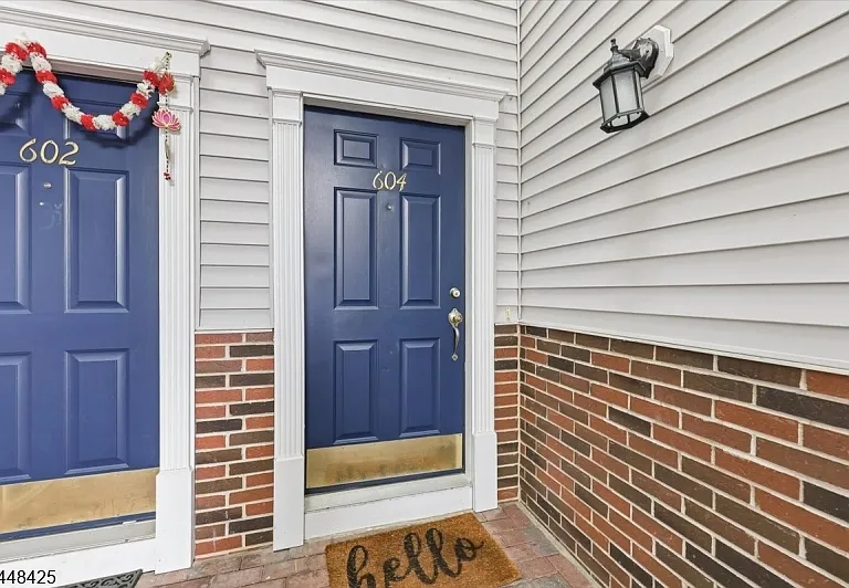604 Knollwood Ct — Photo 32