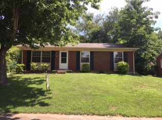 1228 Cherbourg Rd, Lexington, KY 40504
