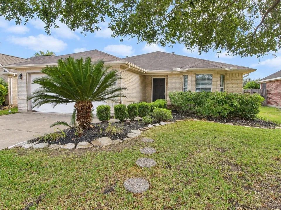 3111 Stratford Bend Dr
