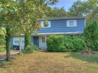14 Greenview Rd, Groton, CT 06340