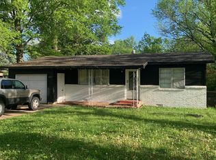 402 SE 8th St, Bentonville, AR 72712