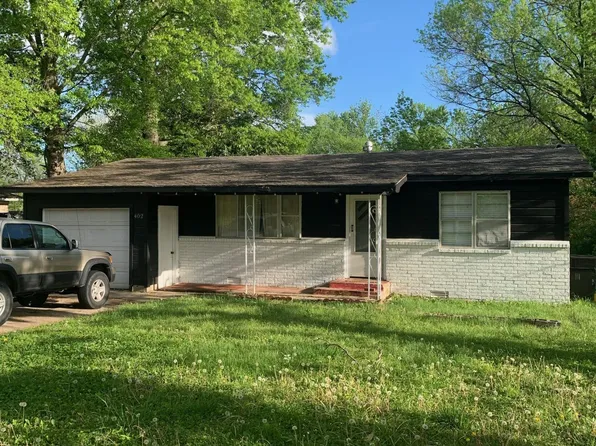 402 SE 8th St, Bentonville, AR 72712