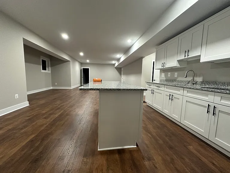 4001 Taylor Dr — Photo 4