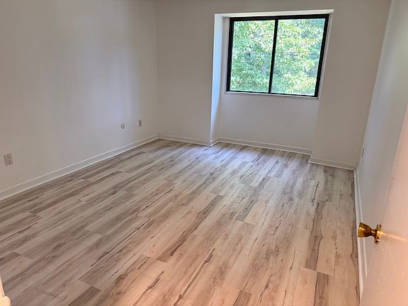 5th image of 176 Maple Ave APT 4-34