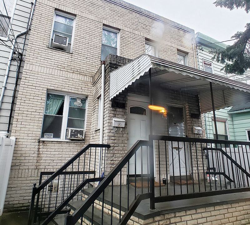 2nd image of 4105 20th Ave