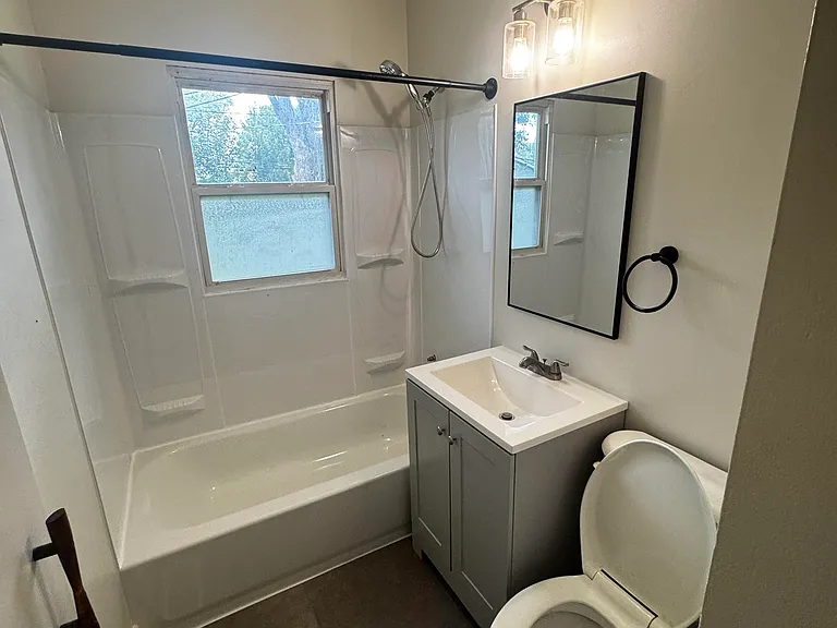 214 E Arrowhead St — Photo 23