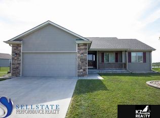 10941 Northloch Ct, Waverly, NE 68462