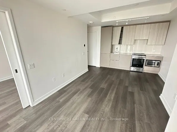 3900 Confederation Pkwy #2301, Mississauga, ON L5B 0K7