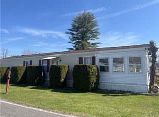 33 Driftwood Ln, Sylvan Beach, NY