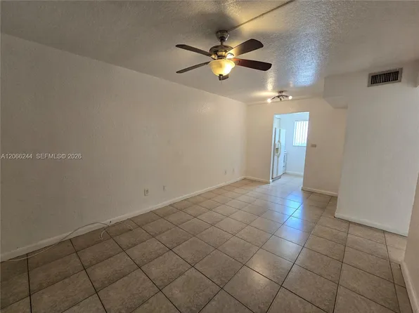 2330 NW 11th St APT 15, Miami, FL 33125