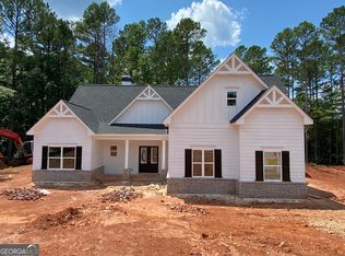 77 River Meadow Dr, Bethlehem, GA 30620
