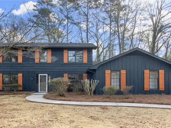 5427 Fieldgreen Dr, Stone Mountain, GA 30088