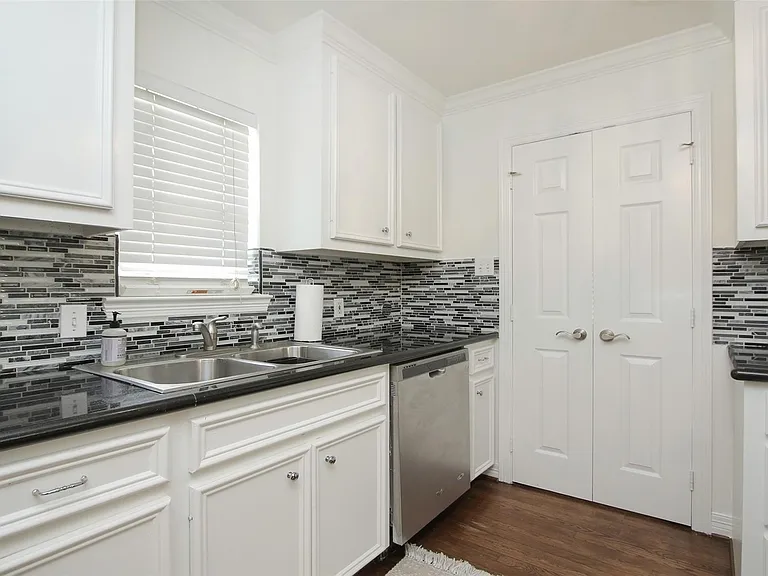 4331 Marina St #B — Photo 13