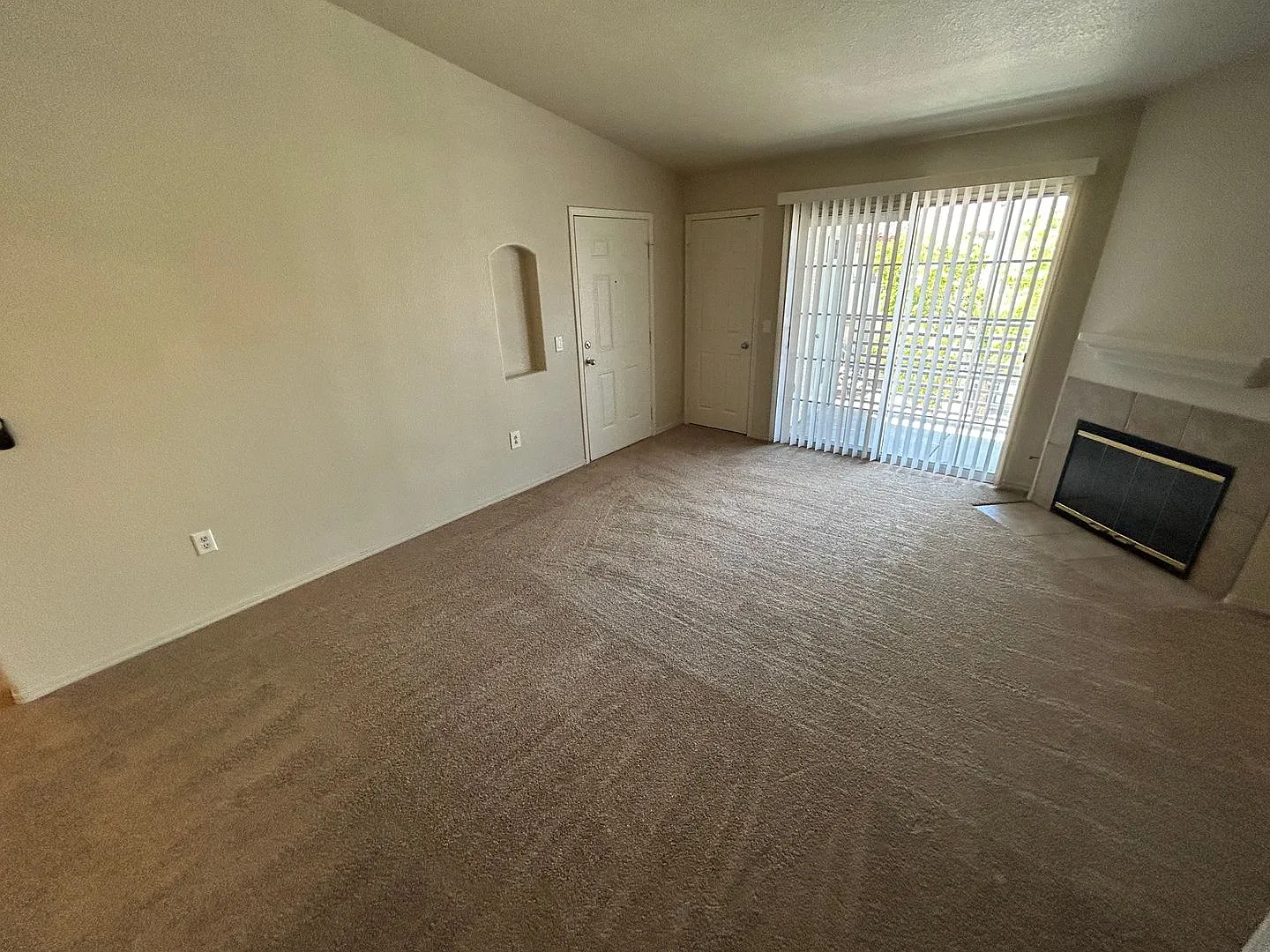 Move In Special: $1000 Off Rent With This Spacious Top Floor 2 Bedroom 2 Bath Condo — Photo 3