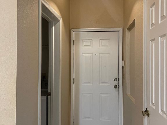4th image of 13810 N Sutton Park Dr #933