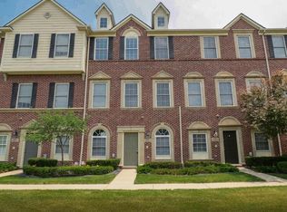 1583 E Lakeview Ln, Canton, MI 48187