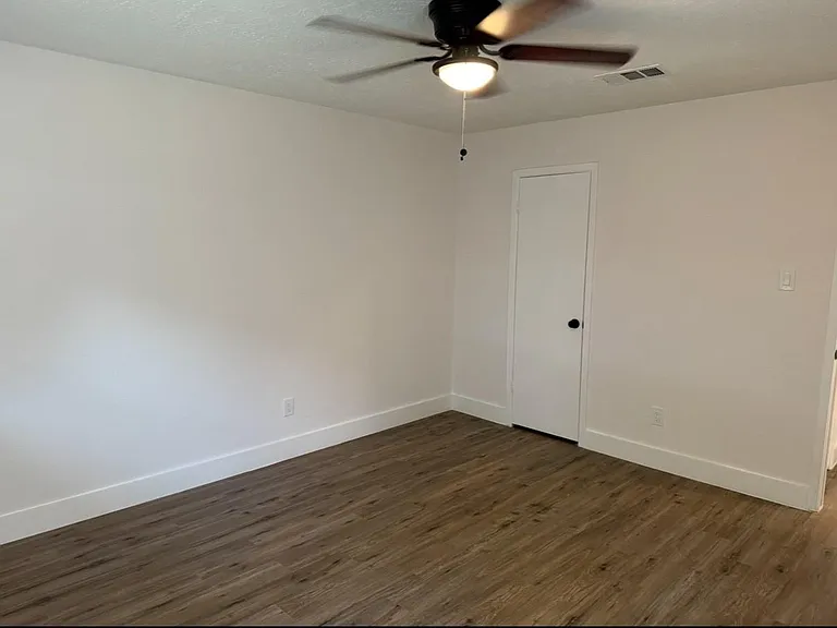 16814 Barcelona Dr — Photo 23