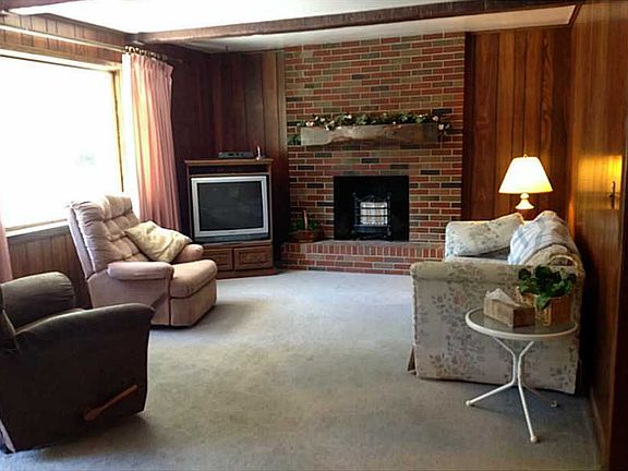 4th image of 795 Gunton Dr