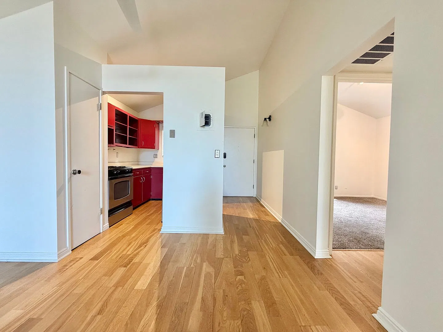 2-Bedroom SLC Apartment with Balcony + Parking + Most Utilities Included! — Photo 3