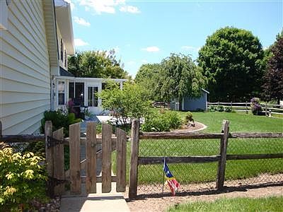 5th image of 1095 Meadowlark Dr
