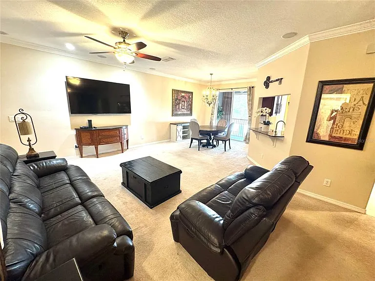 1483 Hillview Ln — Photo 3